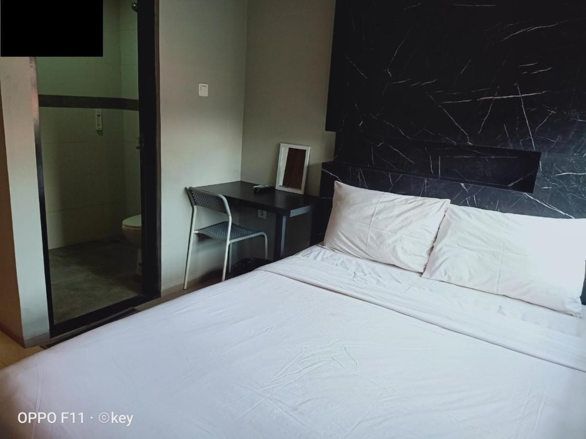 Reddoorz Plus Near Radio Dalam 3 Jakarta Buitenkant foto