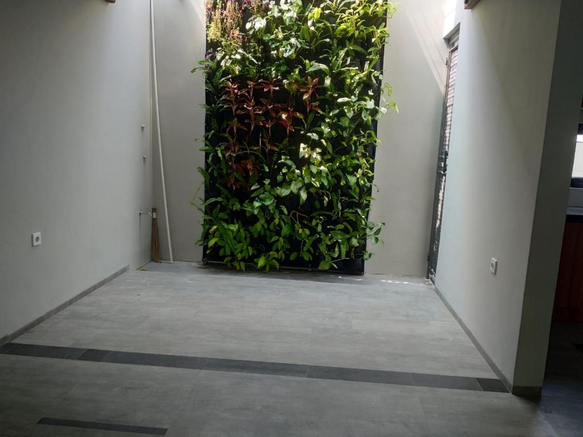 Reddoorz Plus Near Radio Dalam 3 Jakarta Buitenkant foto