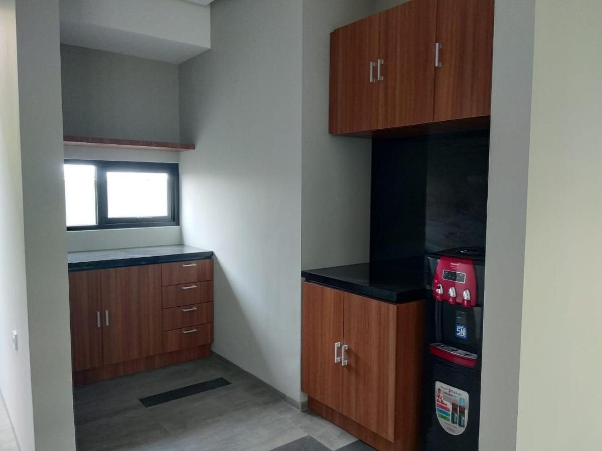 Reddoorz Plus Near Radio Dalam 3 Jakarta Buitenkant foto