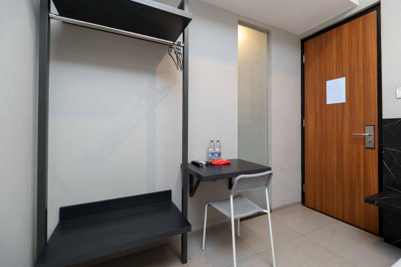 Reddoorz Plus Near Radio Dalam 3 Jakarta Buitenkant foto
