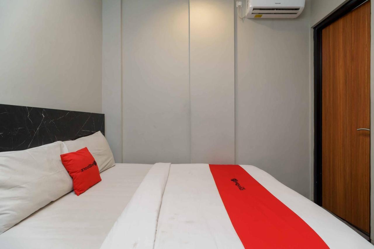 Reddoorz Plus Near Radio Dalam 3 Jakarta Buitenkant foto