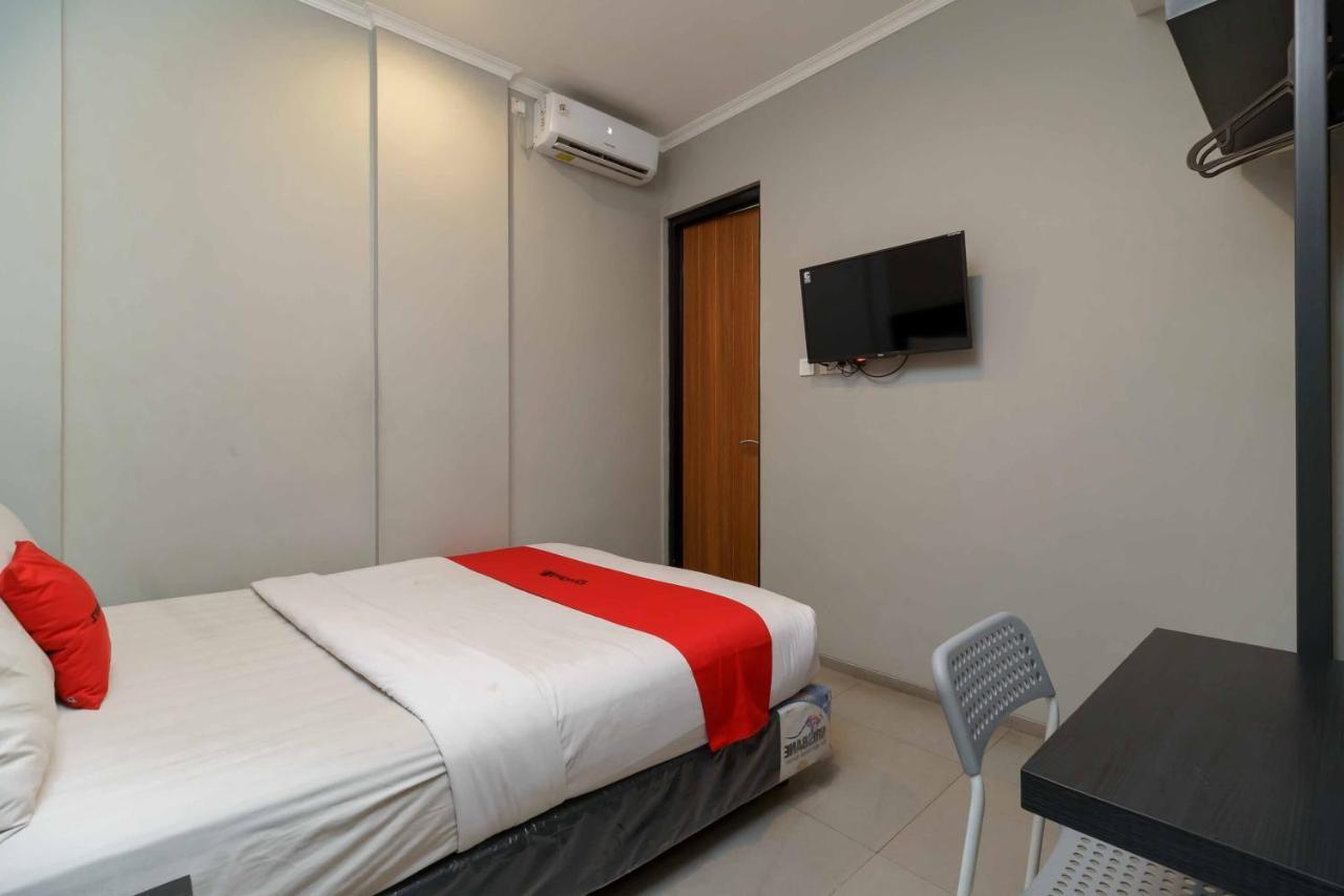 Reddoorz Plus Near Radio Dalam 3 Jakarta Buitenkant foto